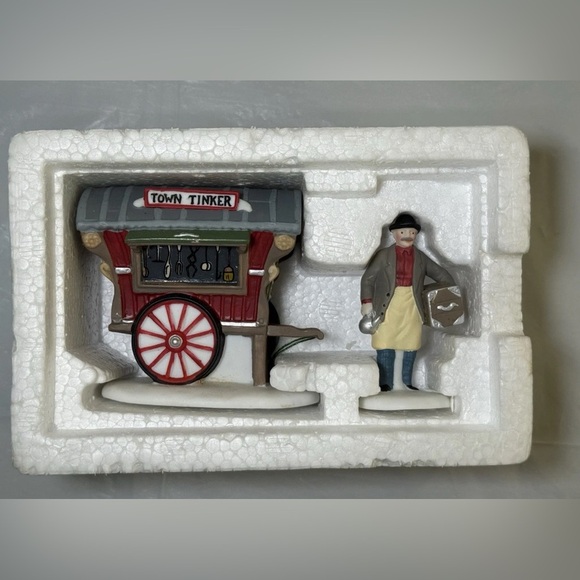Department 56 Heritage Village Collection Town Tinker Set of 2 pieces 58464 - Picture 4 of 7